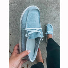 将图片加载到图库查看器,Women's Canvas Lace-Up Loafers