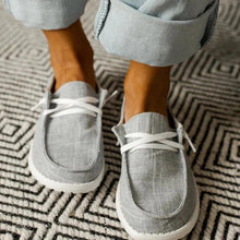 将图片加载到图库查看器,Women's Canvas Lace-Up Loafers