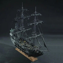 将图片加载到图库查看器，DIY Black Pearl pirate ship-really proportional
