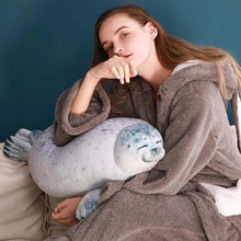 将图片加载到图库查看器，Fluffy Plush Seal Pillow
