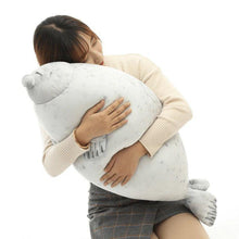 将图片加载到图库查看器，Fluffy Plush Seal Pillow
