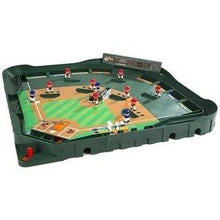 将图片加载到图库查看器，Baseball Game with Realistic Baseball Action
